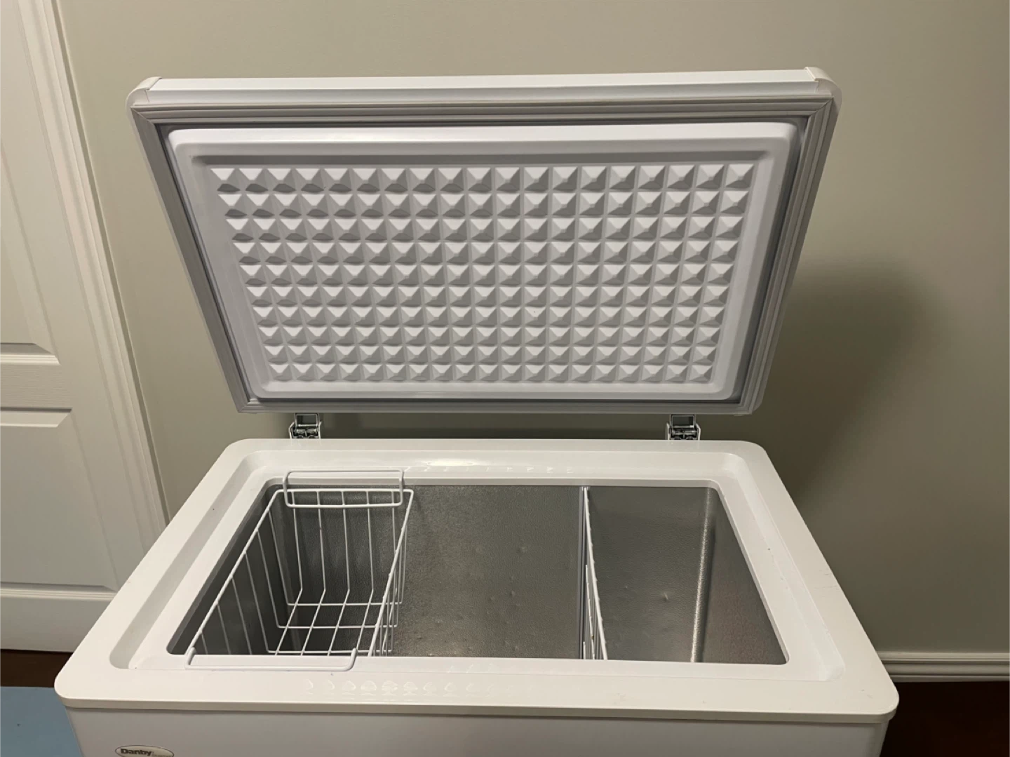 Danby Chest Freezer DCF051A1WDD - photo 2