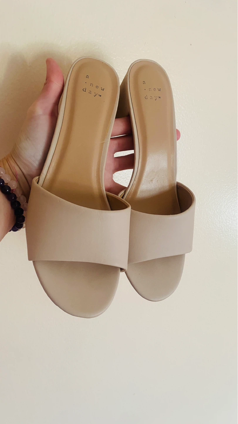 Size 10 A new day