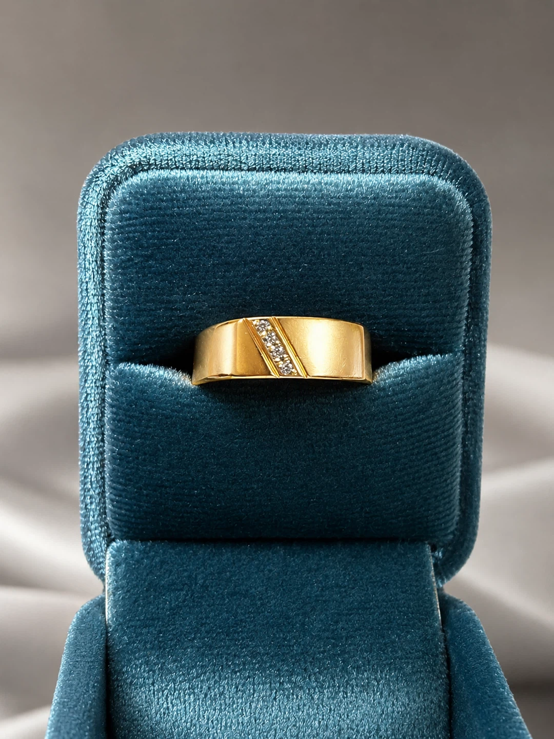 10k Gold ring with diamonds