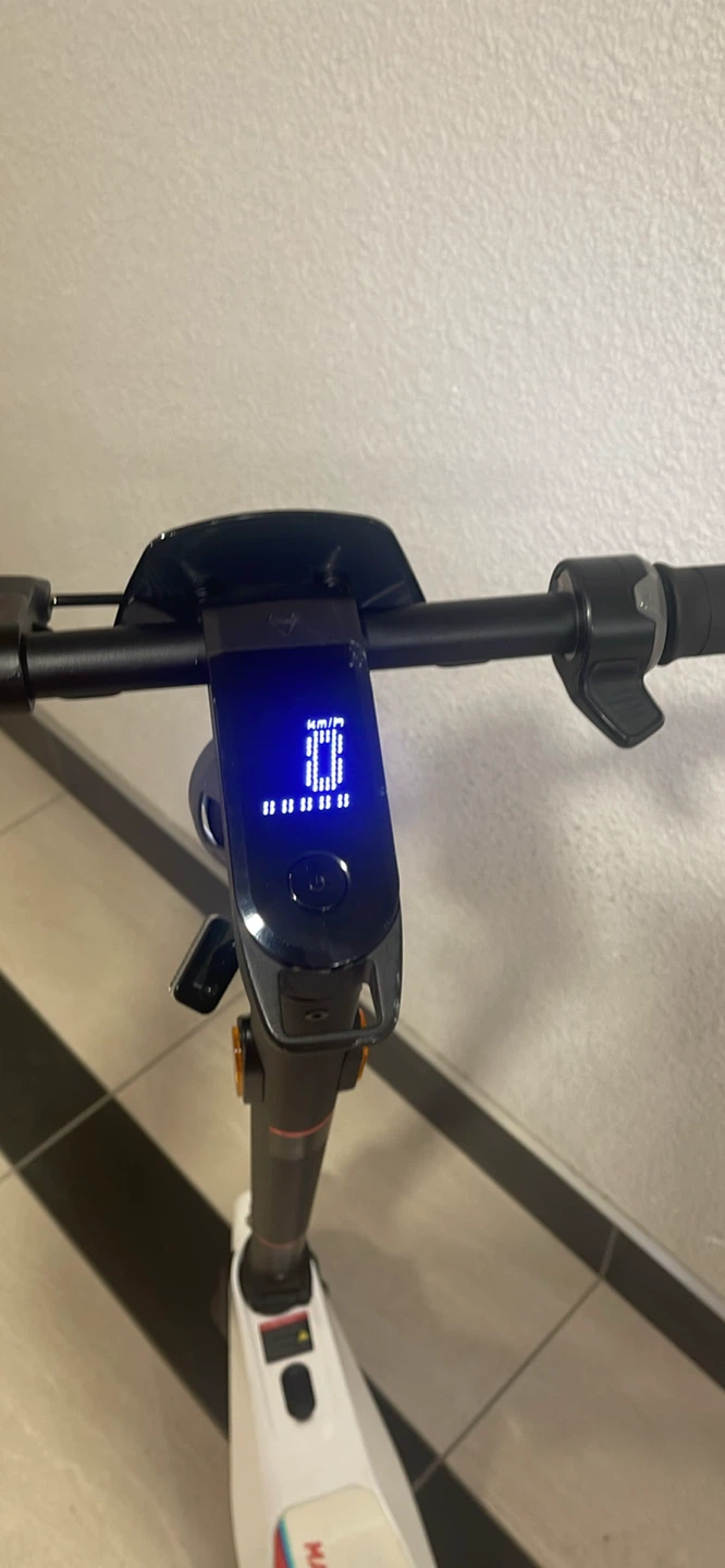 White NIU KQI2 PRO Electric Scooter - photo 2