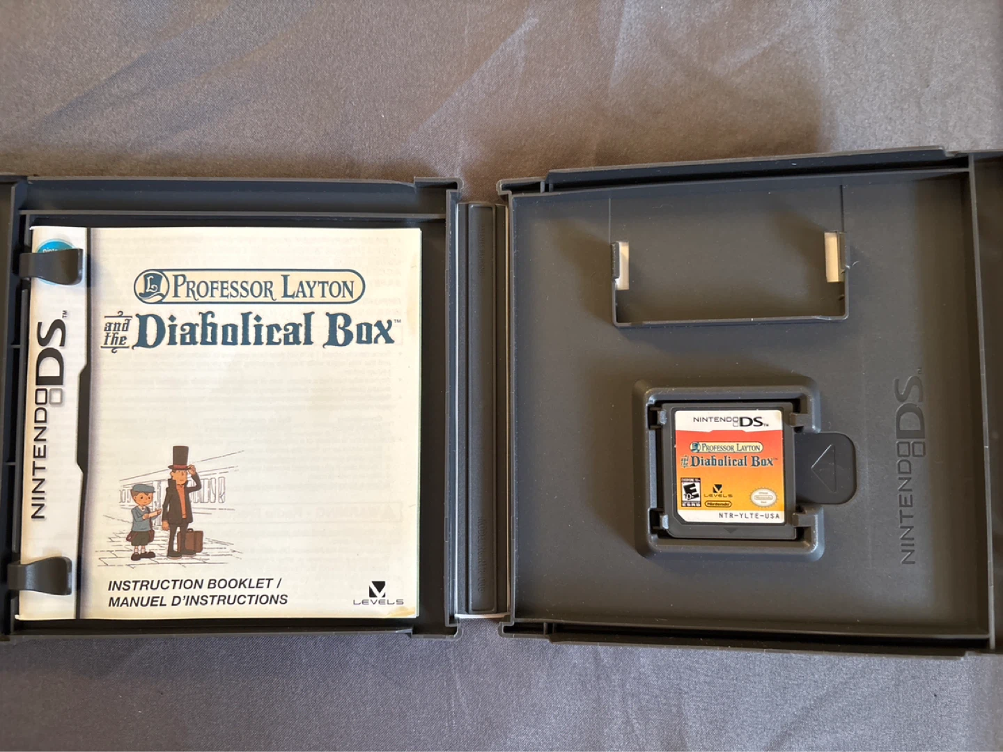 Professor Layton and the Diabolical Box Nintendo DS - photo 2