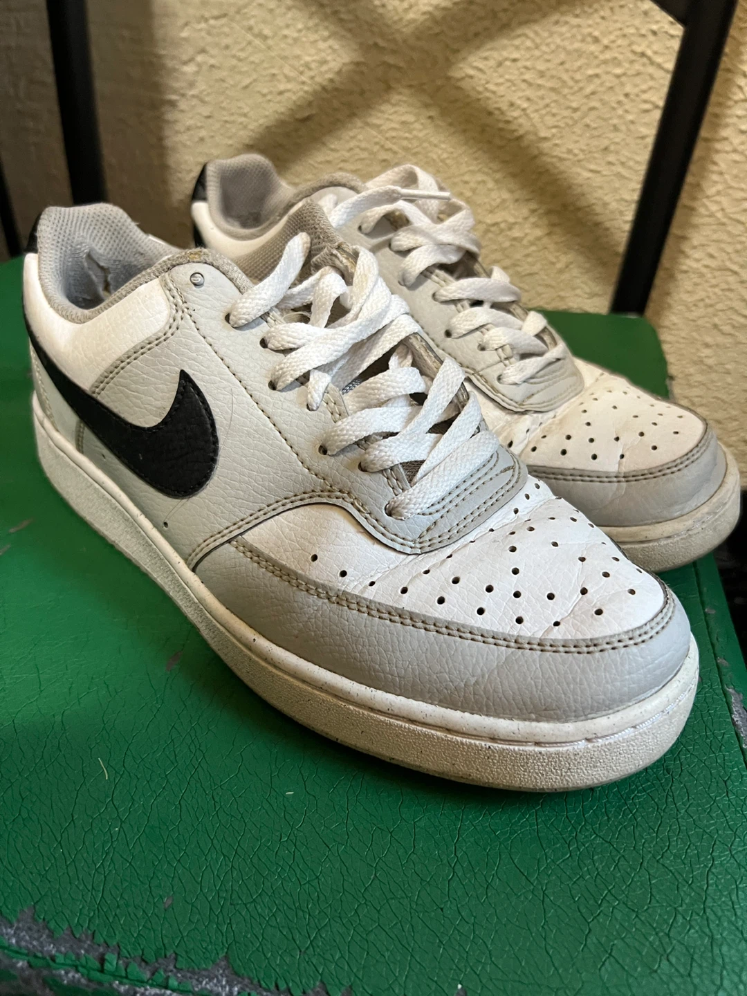 Nike White and Black Leather Sneakers