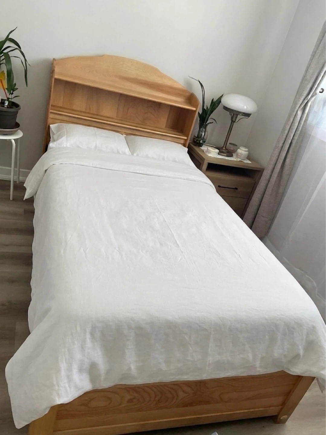 Twin Size Solid Wood Bedframe