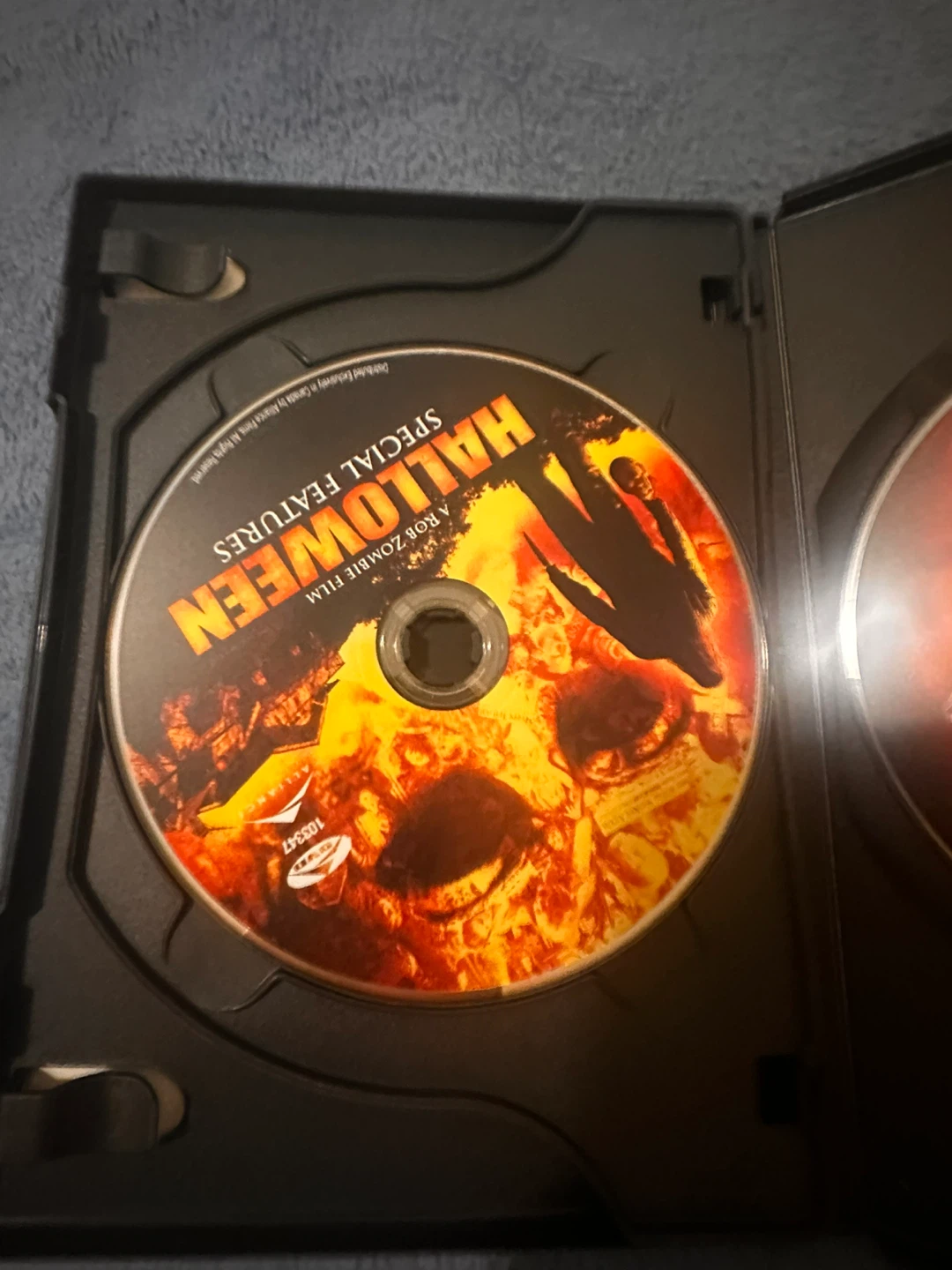Rob Zombie's Halloween 3-Disc Collector's Edition DVD - photo 4