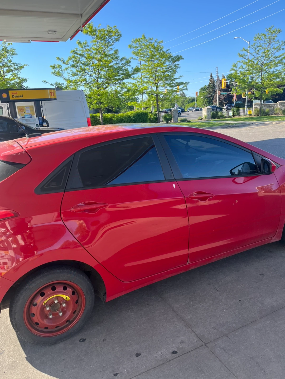 Red Hyundai Elantra GT - photo 4