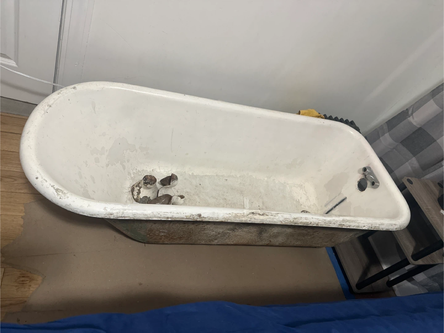 Vintage Clawfoot Bathtub
