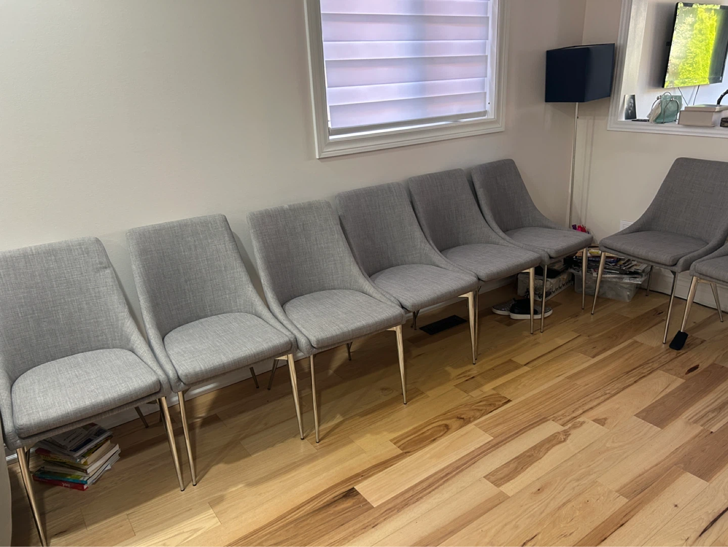 8 dining chairs from structube