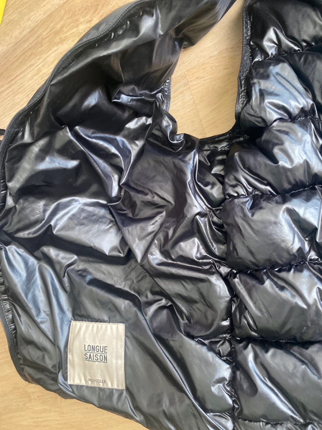 Moncler vest size 2 medium - photo 5
