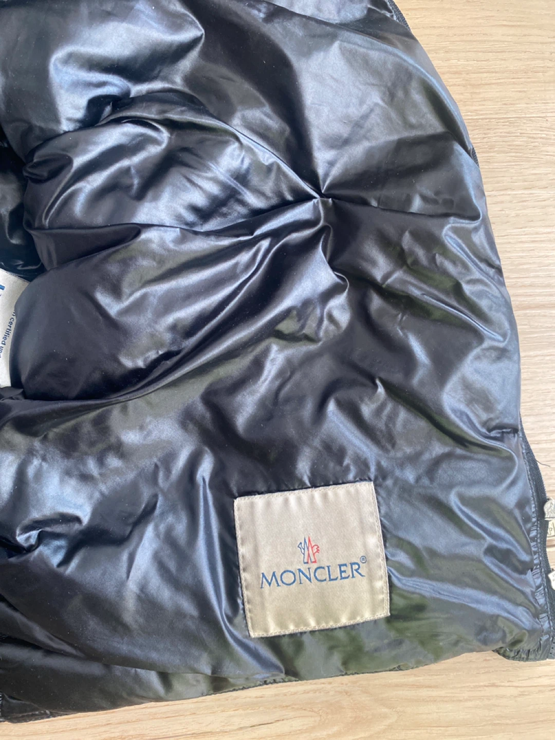 Moncler vest size 2 medium - photo 4