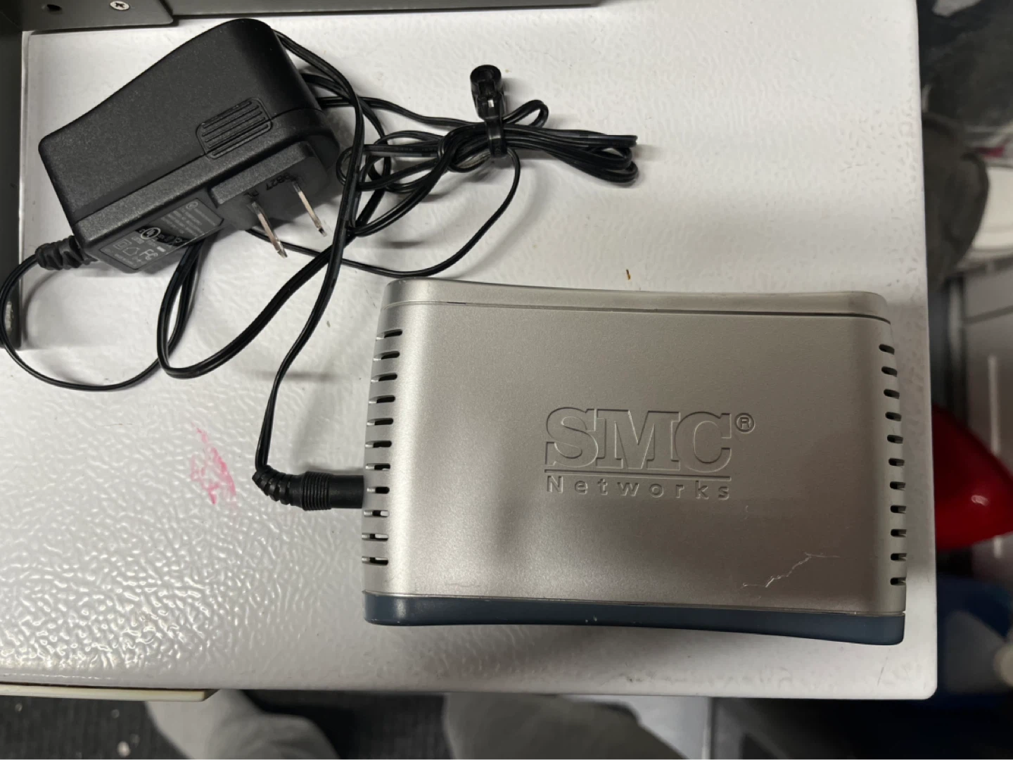 SMC 8 Port 10/100 Switch - photo 3