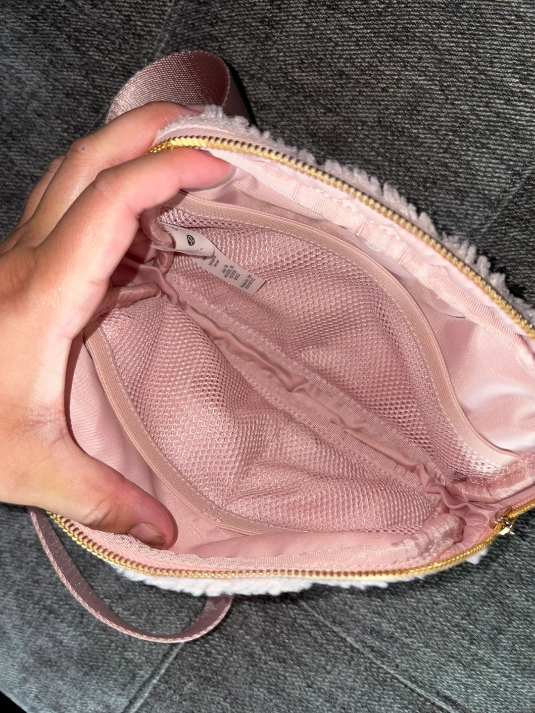 Lululemon Pink Sherpa Beltbag - photo 2