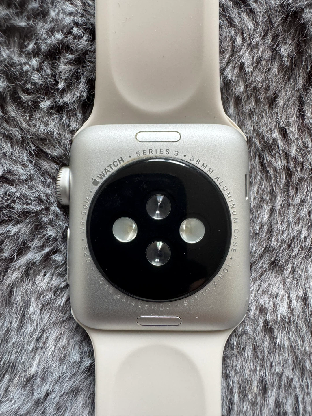 Apple Watch Series 3 38mm - 100% Battery Health - photo 2