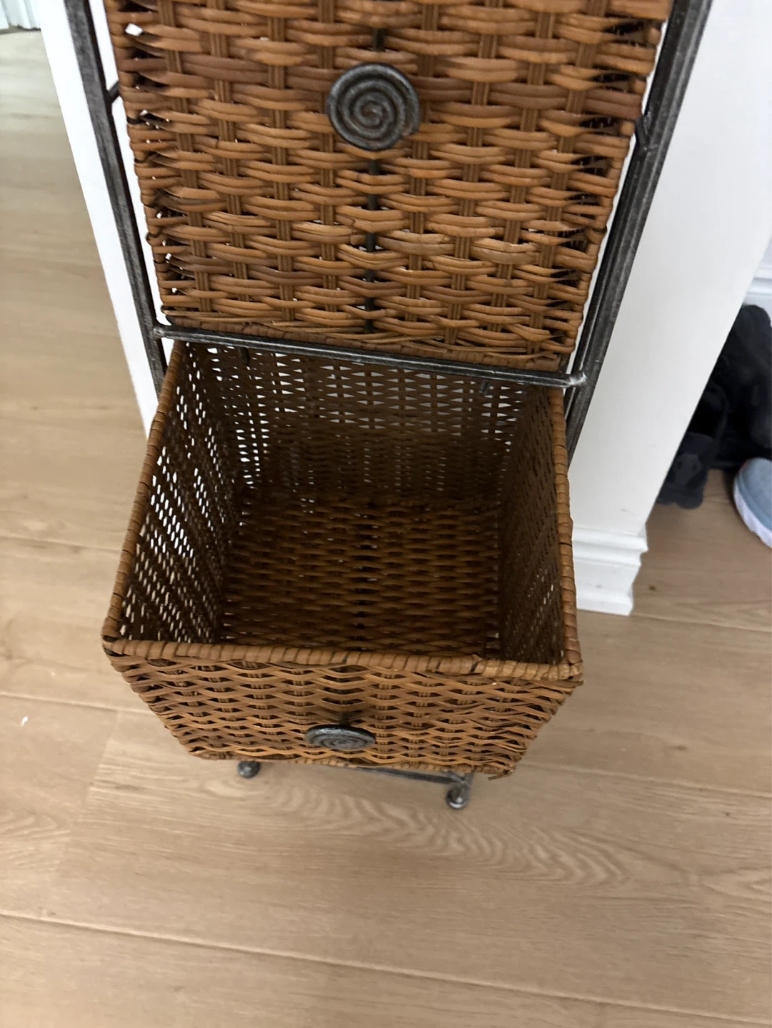 Wicker shelves - photo 2