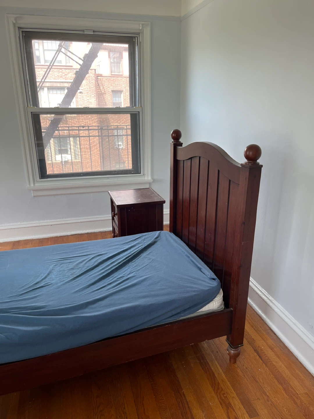 Wooden Twin Bed Frame with Trundle