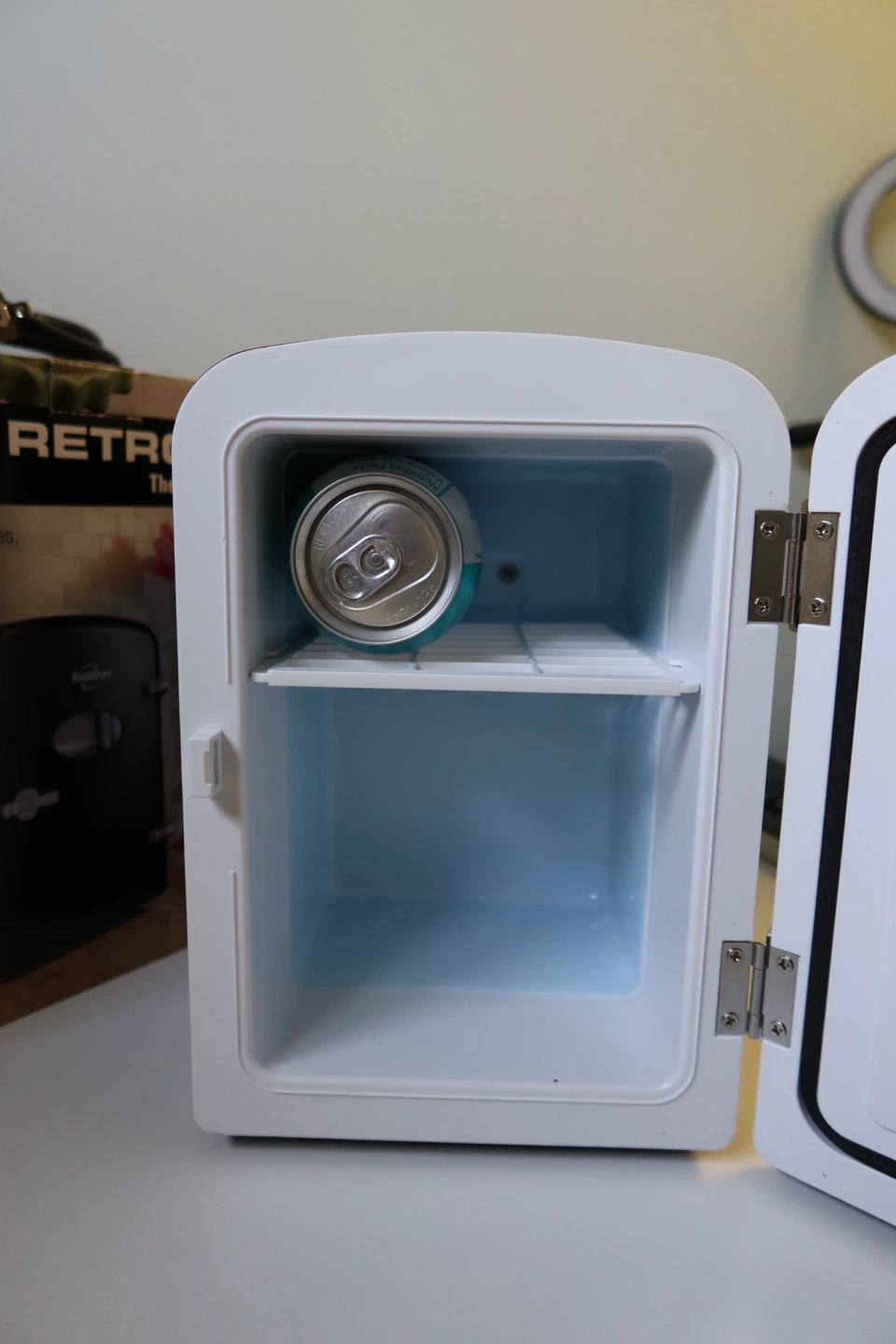 Koolatron Retro Mini Thermoelectric Cooler - photo 5