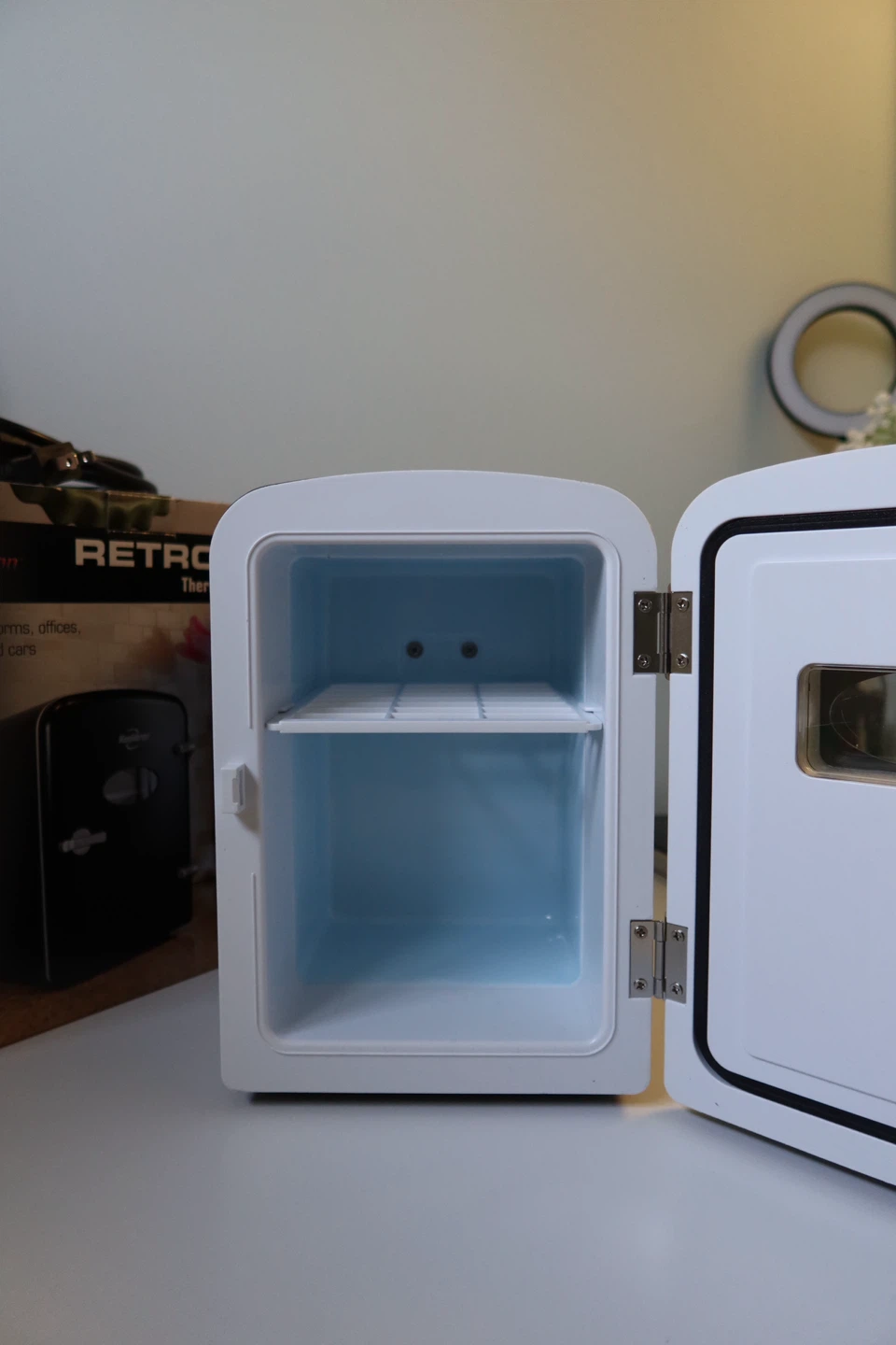 Koolatron Retro Mini Thermoelectric Cooler - photo 3