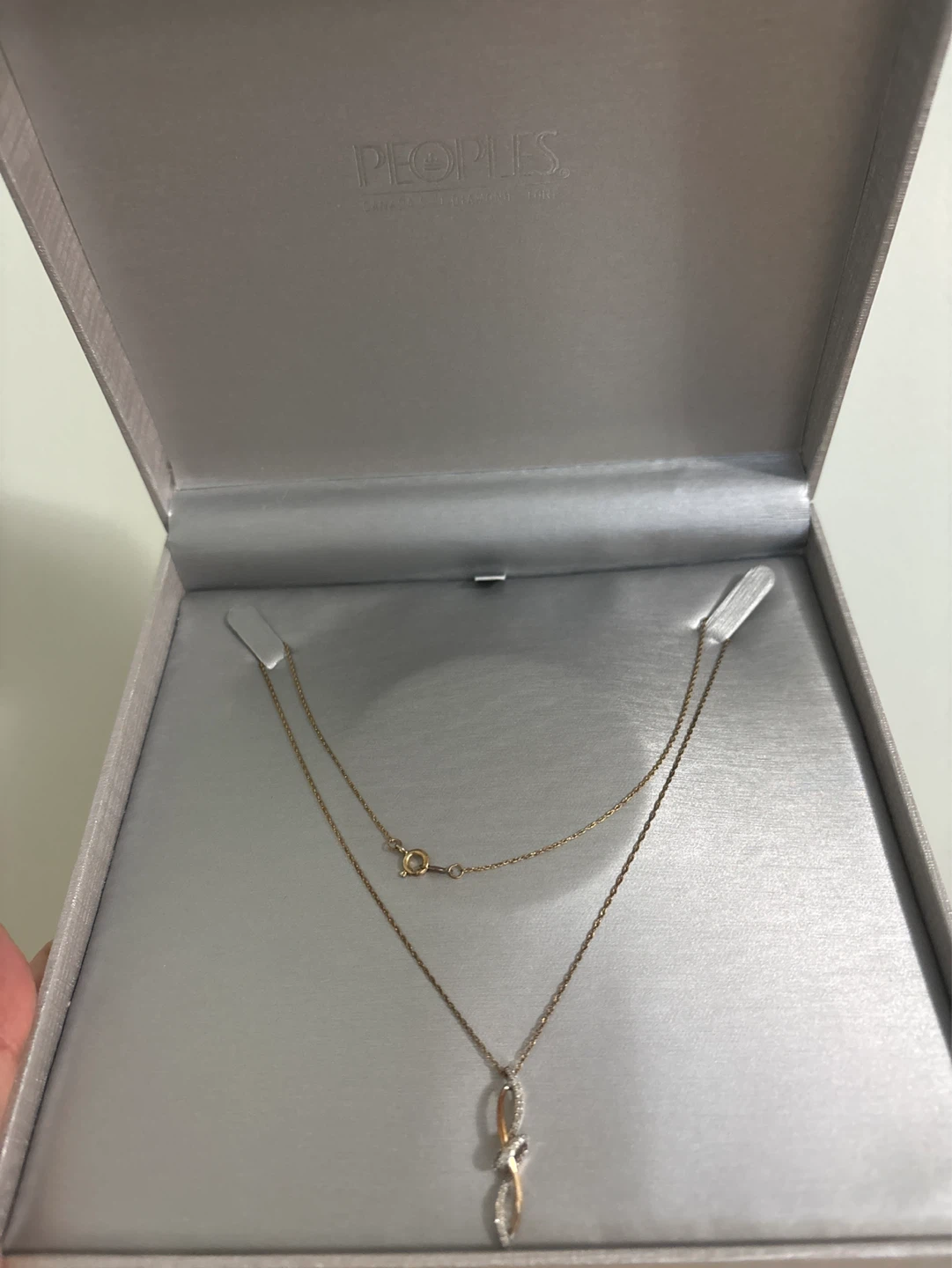 0.10 CT Diamond Infinity Knot Pendant Necklace - photo 2