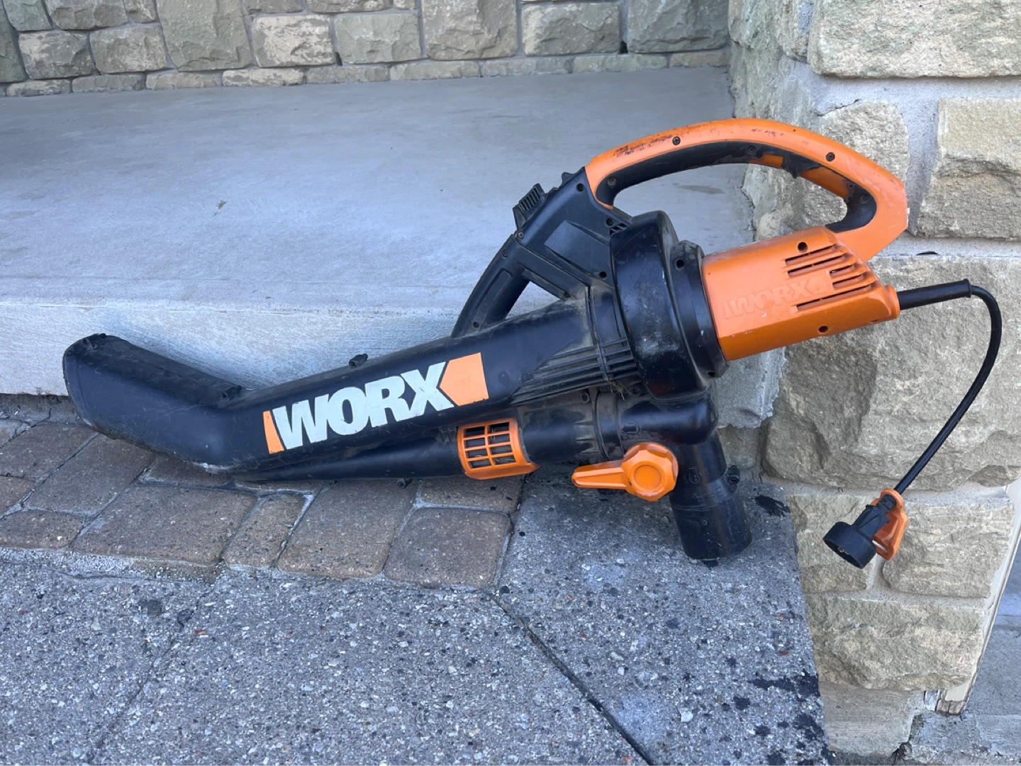 WORX Electric Leaf Blower
