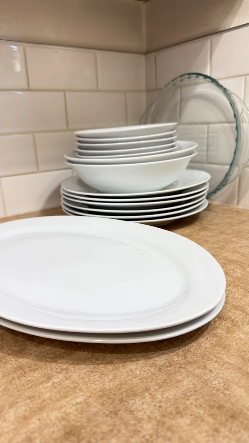 Set of White and Grey Dinnerware with Glass Pie Plate - photo 2