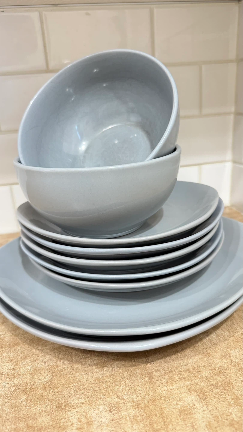 Set of White and Grey Dinnerware with Glass Pie Plate - photo 3