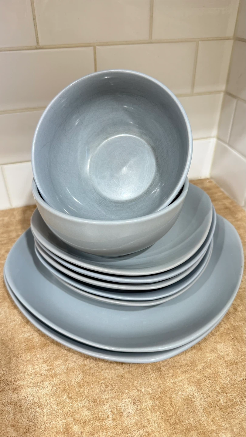 Set of White and Grey Dinnerware with Glass Pie Plate - photo 5