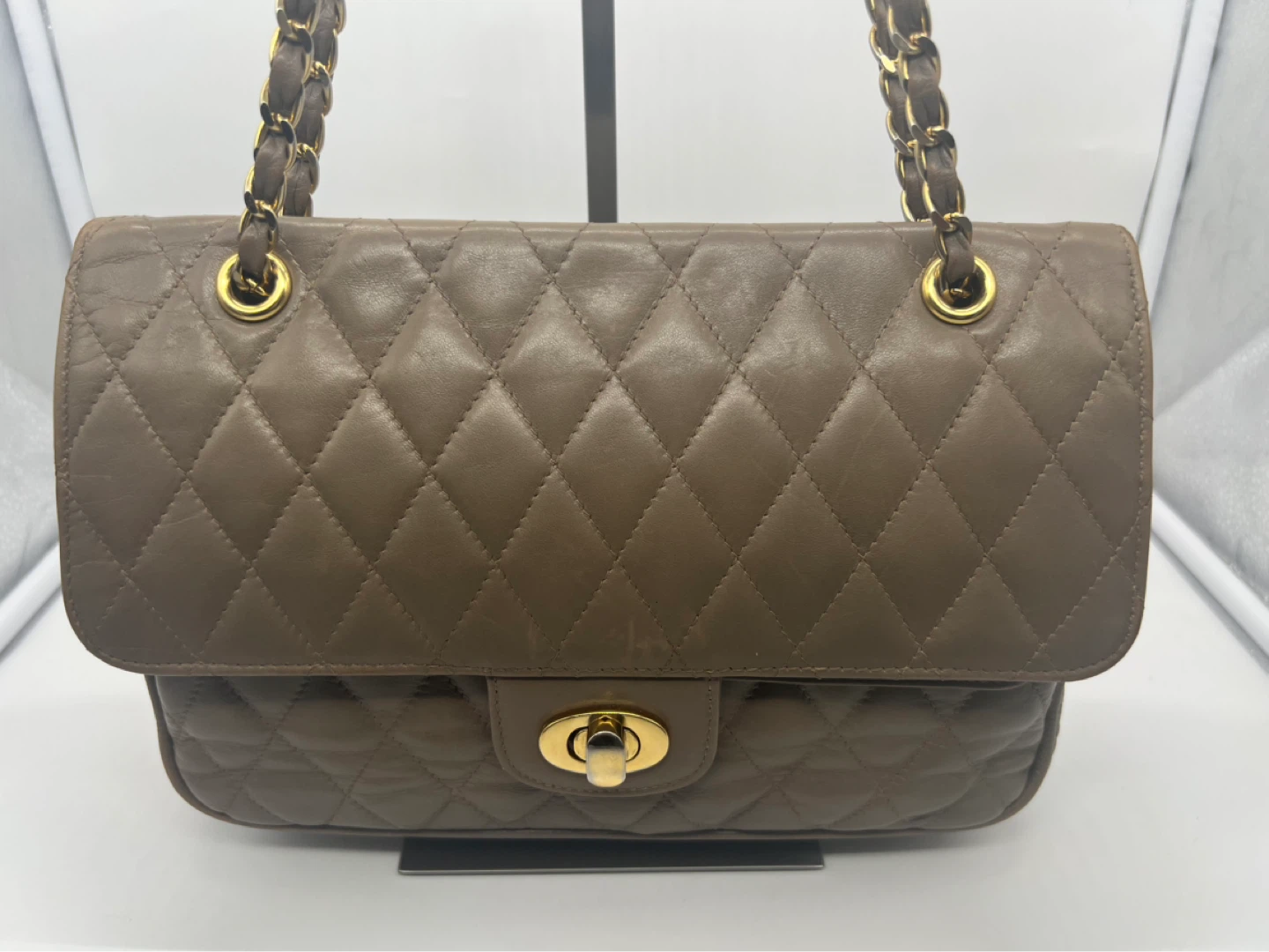 HOLT RENFREW Vintage Taupe Quilted Lambskin Leather Shoulder Bag - photo 2