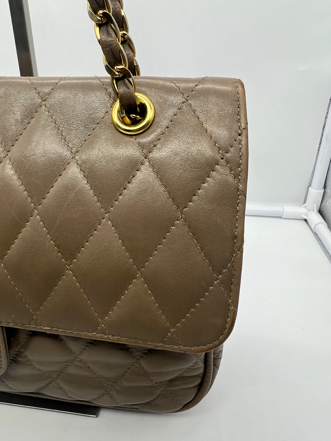 HOLT RENFREW Vintage Taupe Quilted Lambskin Leather Shoulder Bag - photo 4