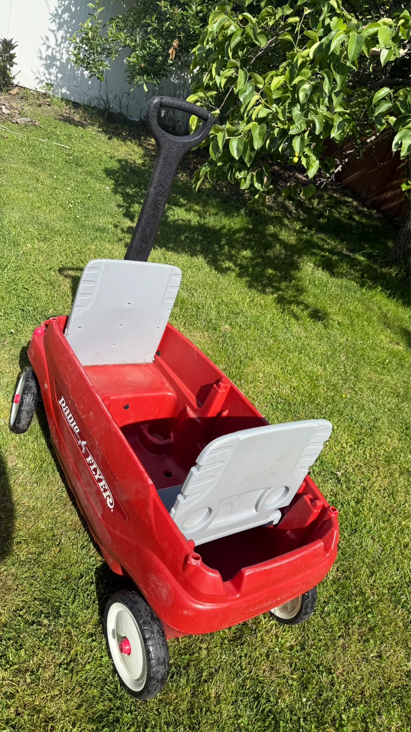 Radio Flyer Red Wagon with Seats check more pictures - photo 3