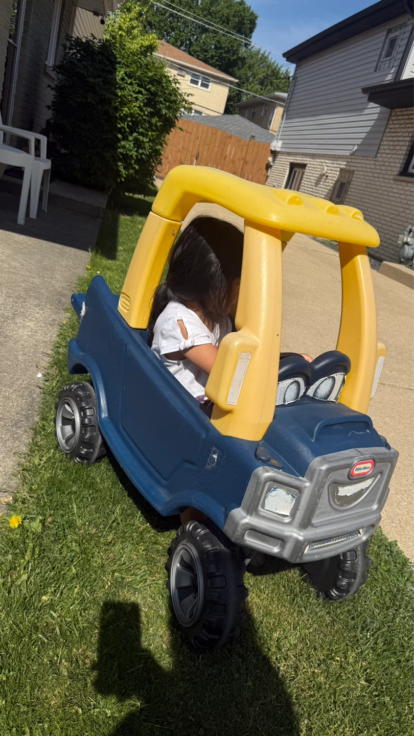Little Tikes Truck Ride-On Toy check more pictures - photo 3