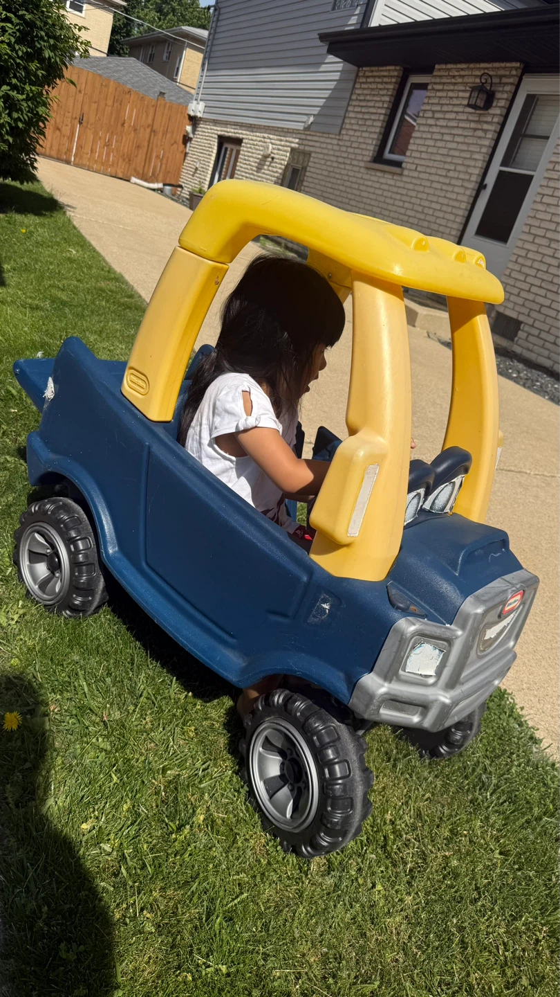 Little Tikes Truck Ride-On Toy check more pictures - photo 4