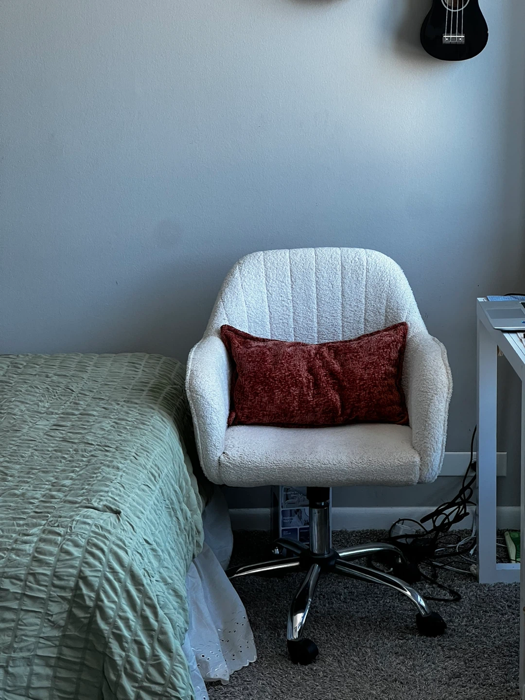 Cute cream Office Chair perfect for girl apartment - photo 3