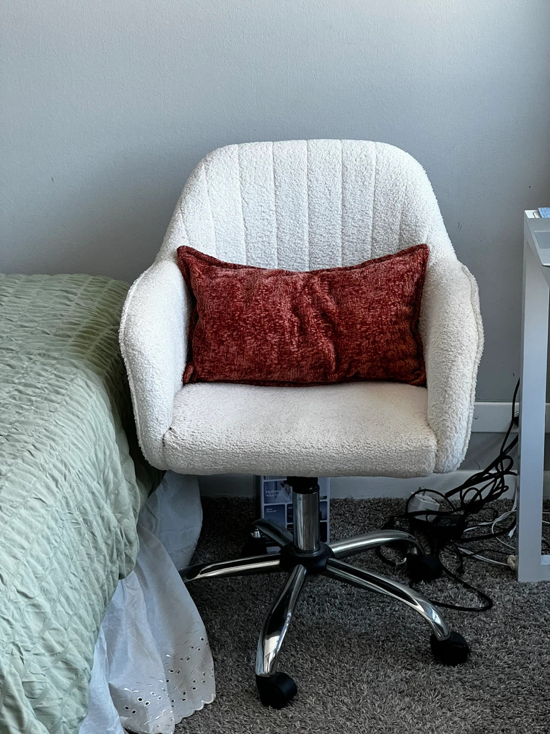 Cute cream Office Chair perfect for girl apartment
