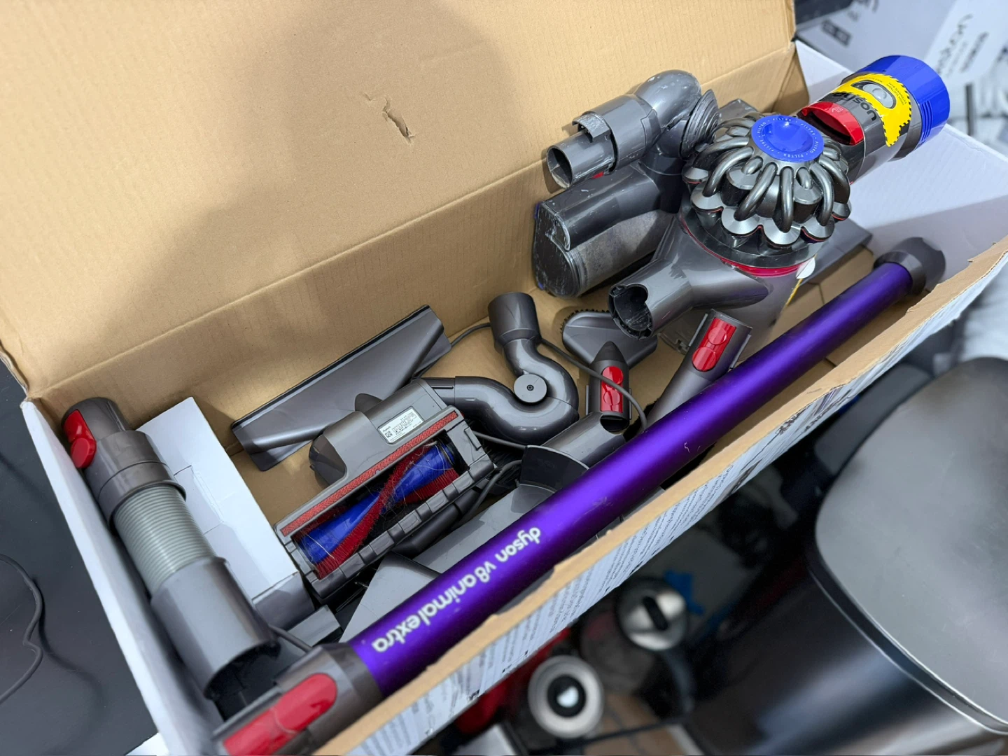 Dyson V8 Animal Extra Cordless Vacuum Cleaner