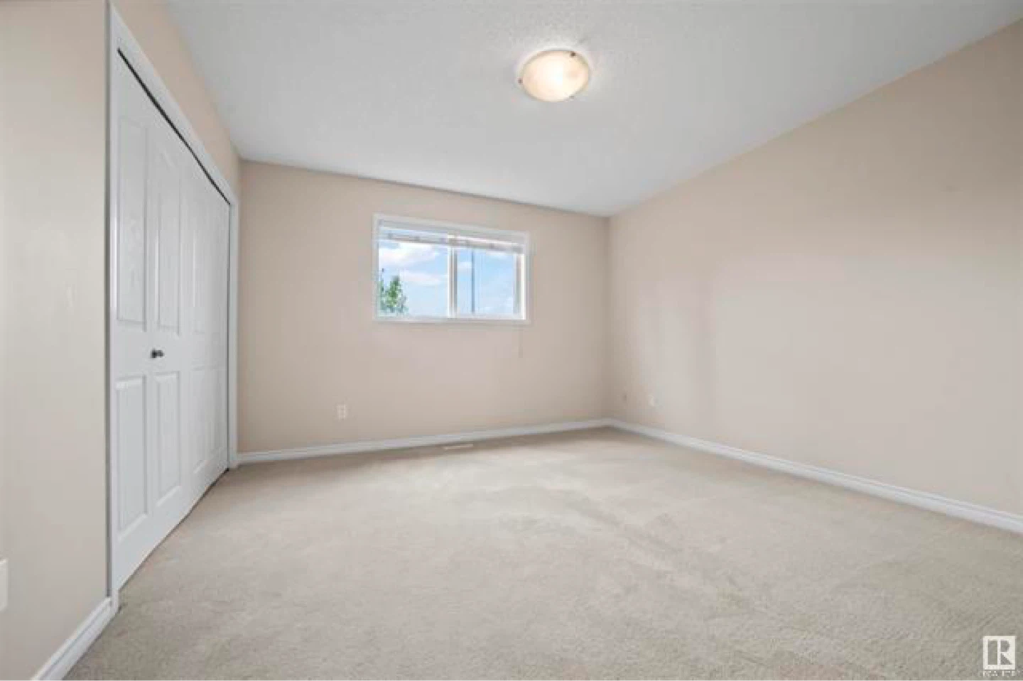 Empty House For rent - photo 4