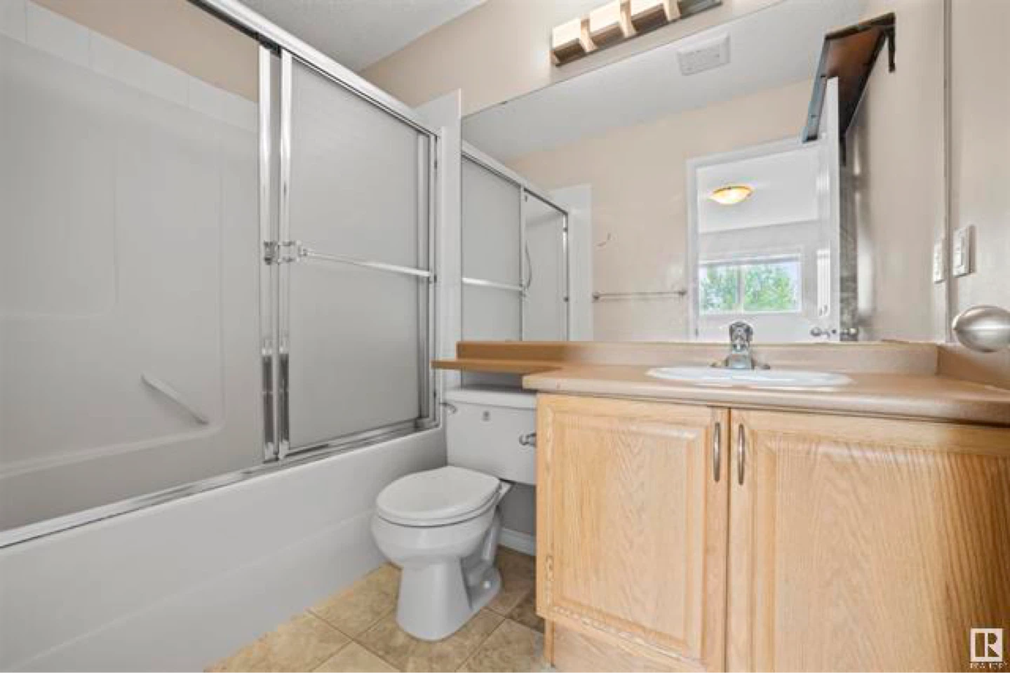 Empty House For rent - photo 3