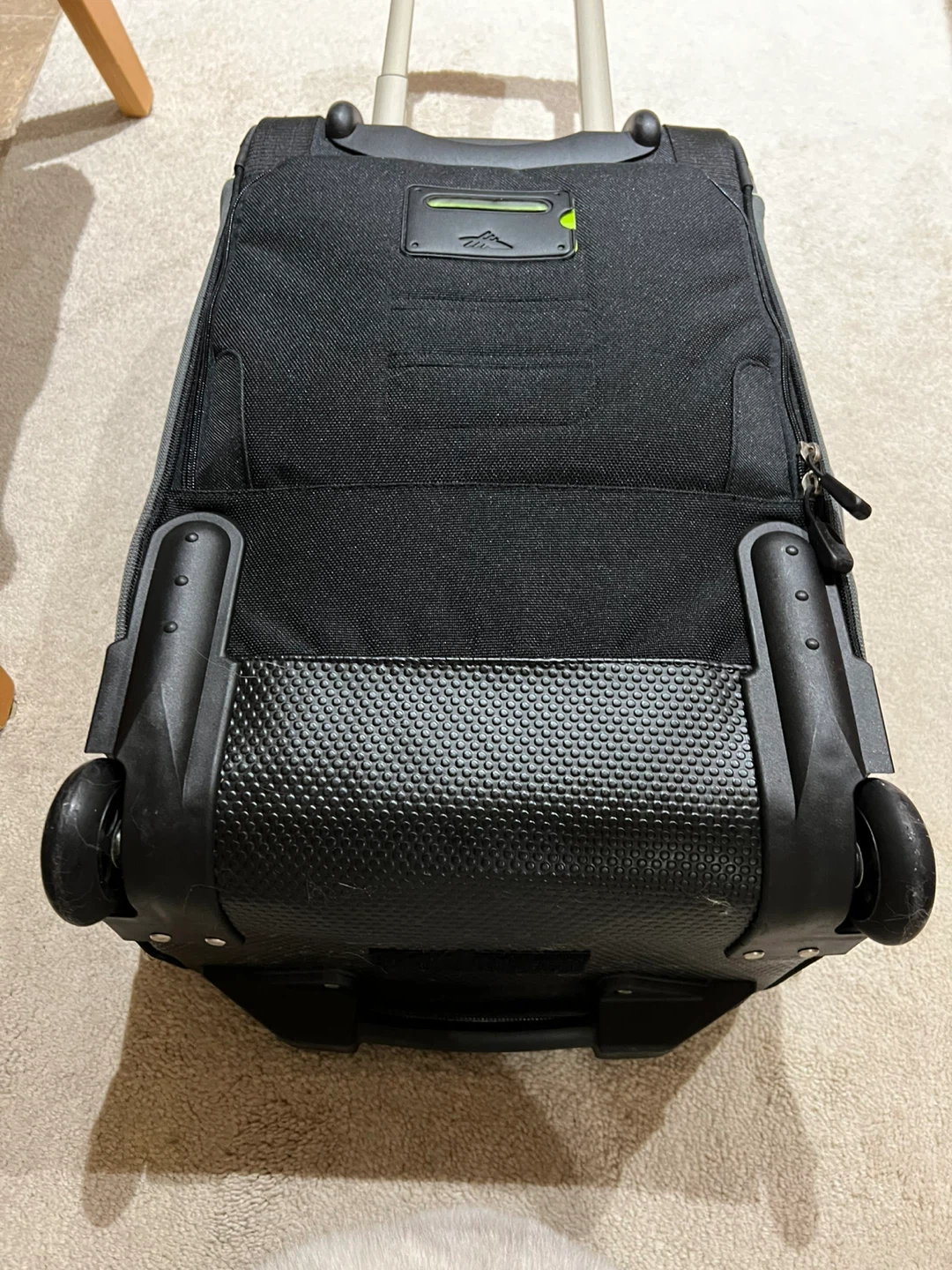 High Sierra Rolling Suitcase - photo 3