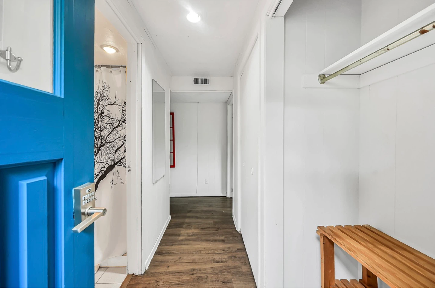 1 Bed + 1 Bath basement for rent - photo 3