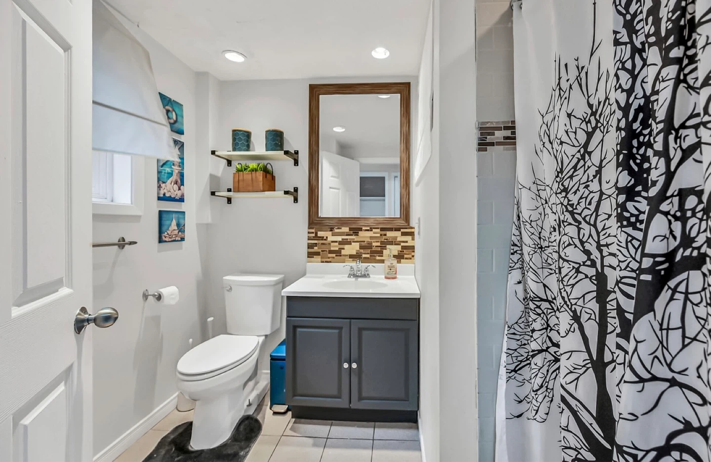 1 Bed + 1 Bath basement for rent - photo 2