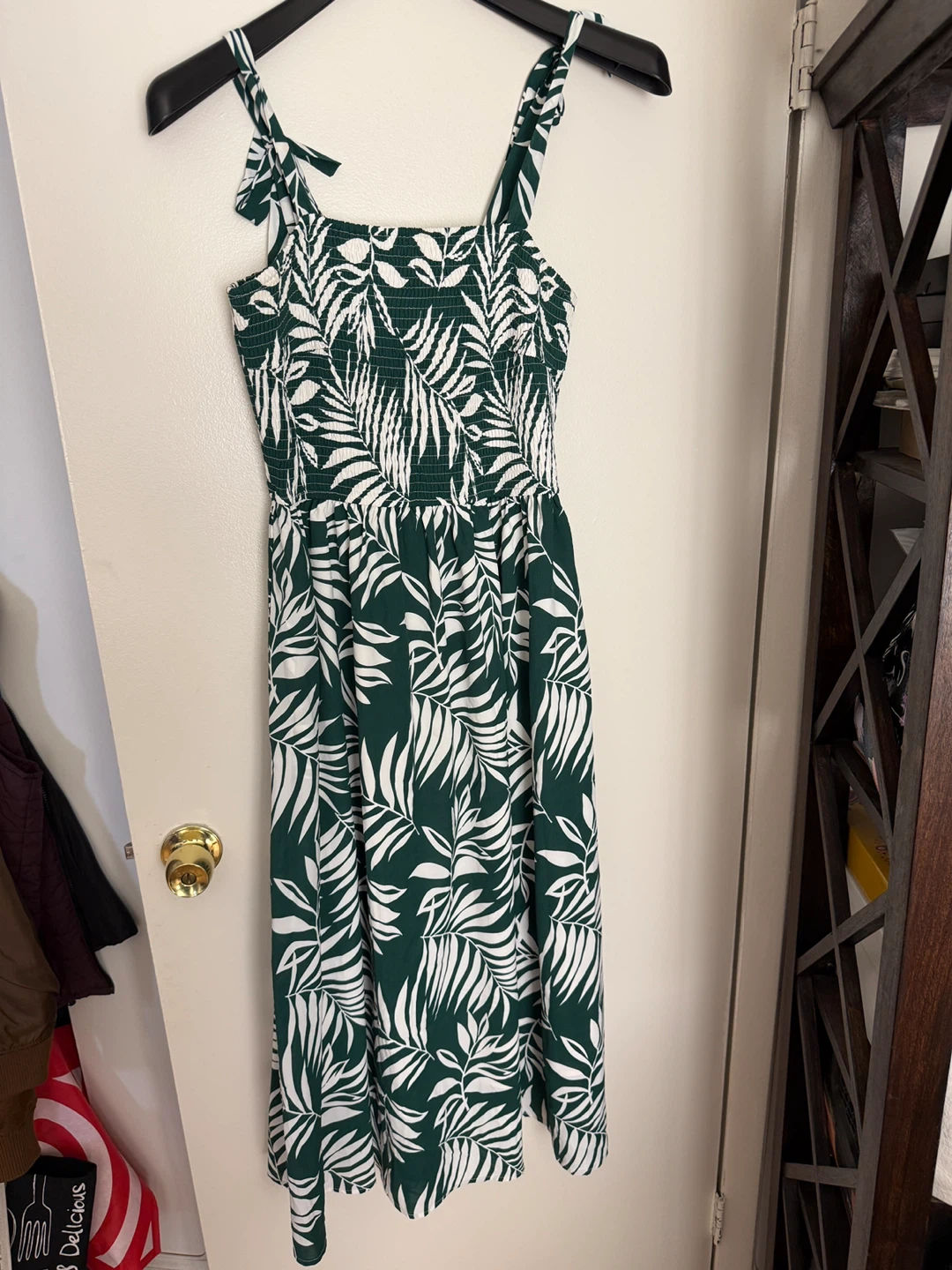Smocked midi dress - size M