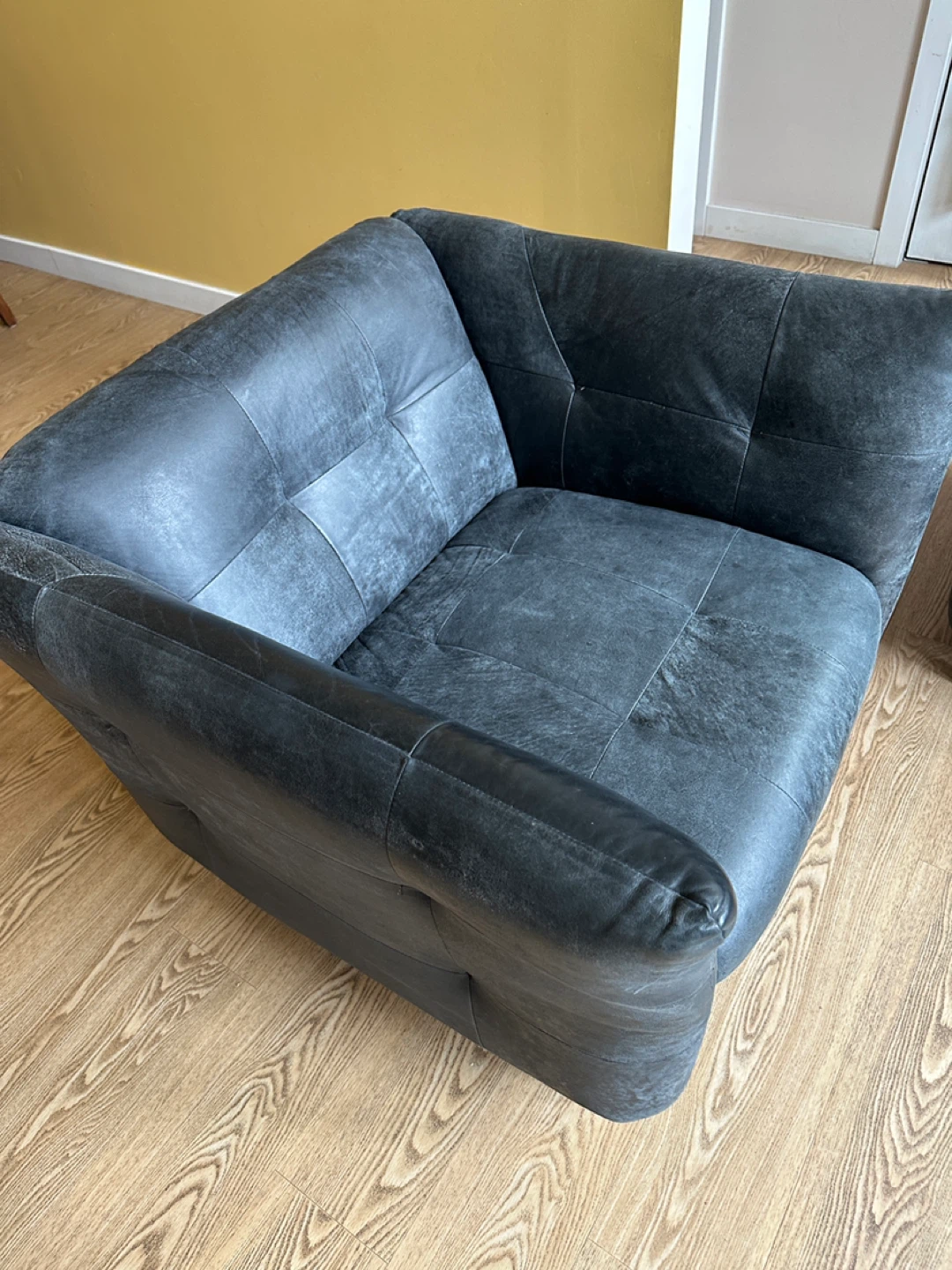 Chateau d'Ax Modern MCM Leather Sofa & Chair Set (CAN DELIVER) - photo 4