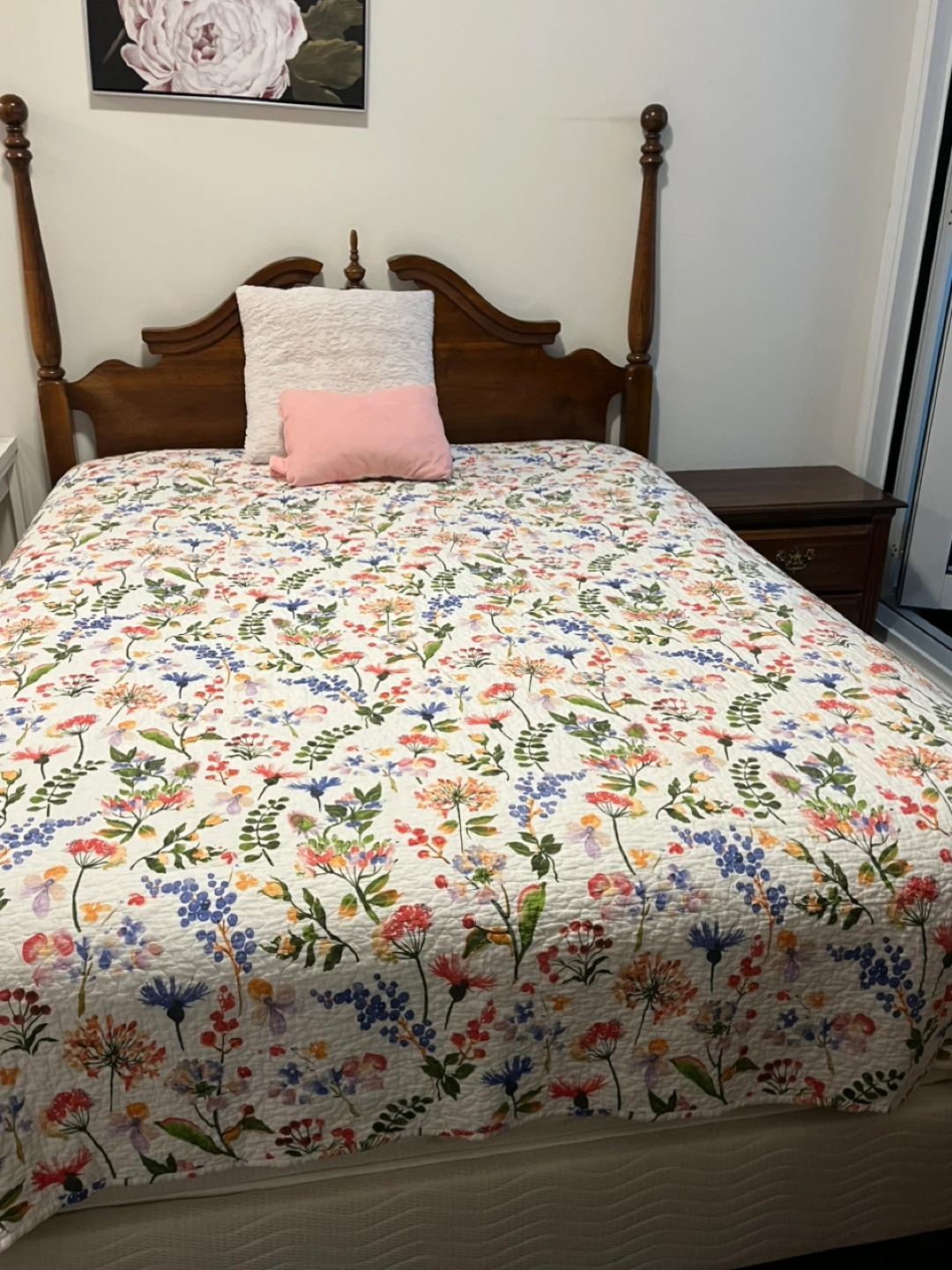 Solid wood Queen Bed, spring box and Mattress included - photo 3