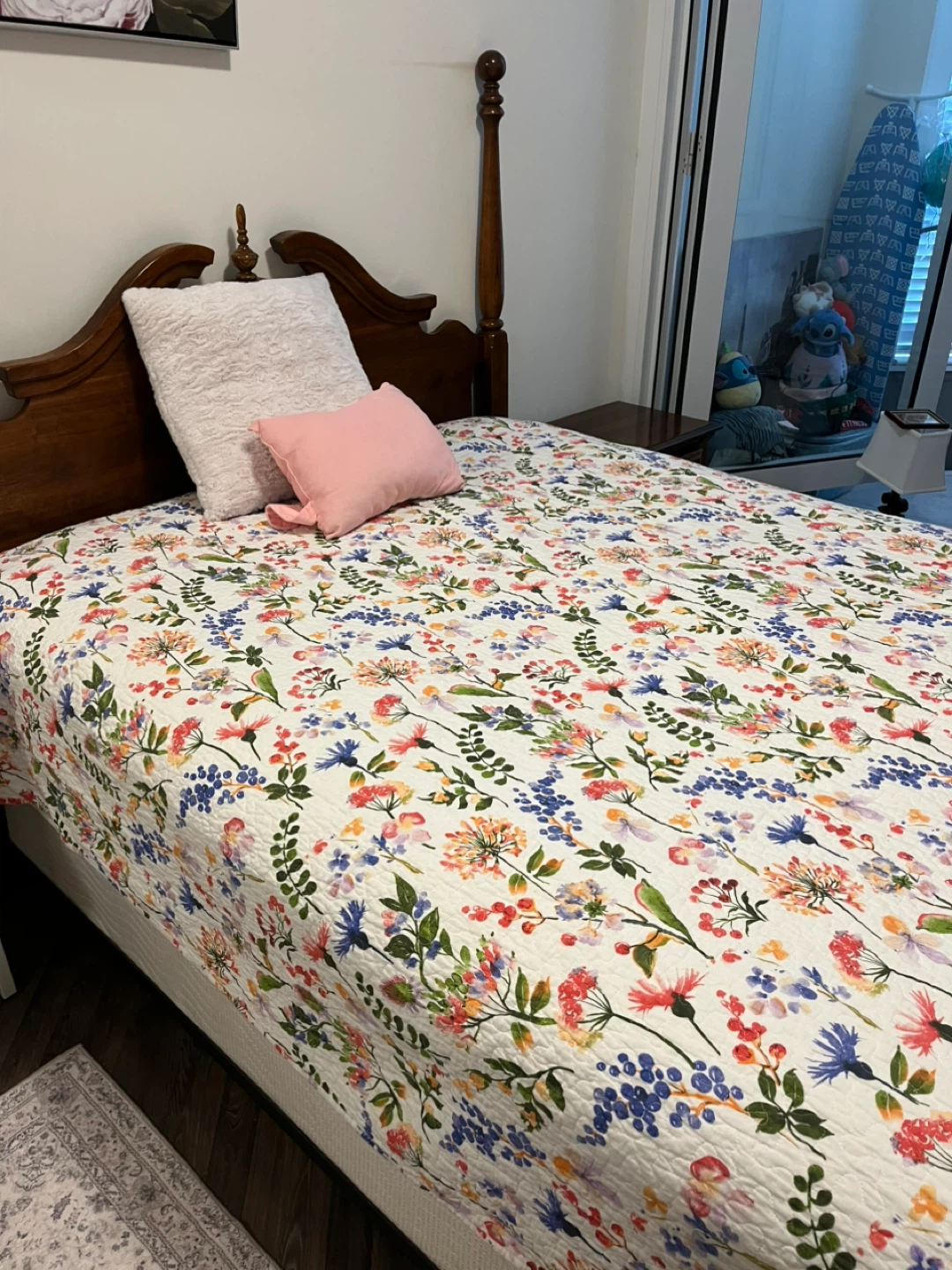 Solid wood Queen Bed, spring box and Mattress included - photo 2