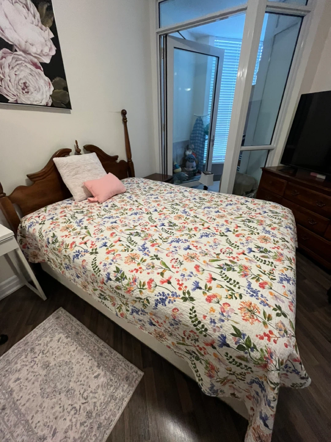 Solid wood Queen Bed, spring box and Mattress included - photo 4