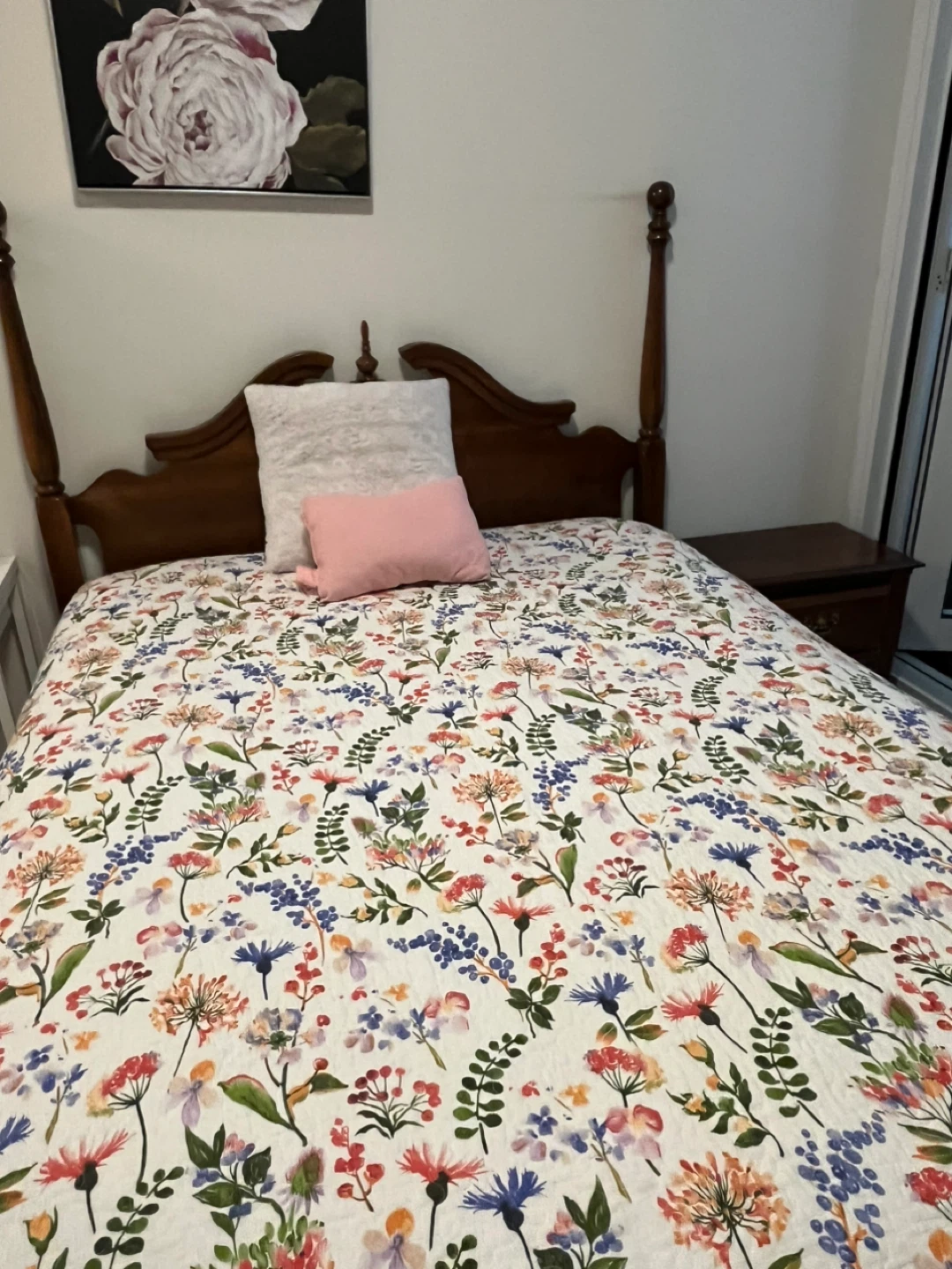 Solid wood Queen Bed, spring box and Mattress included - photo 5