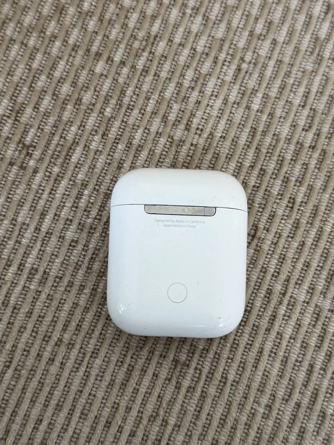 Real Apple AirPods Charging Case - photo 3