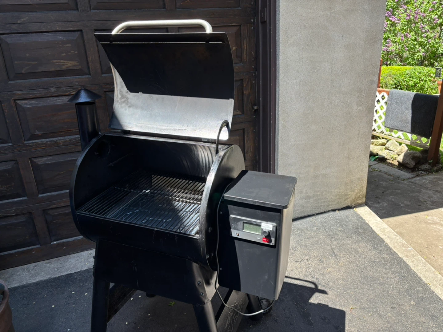 Traeger Model 575 Wood Pellet Grill - photo 3