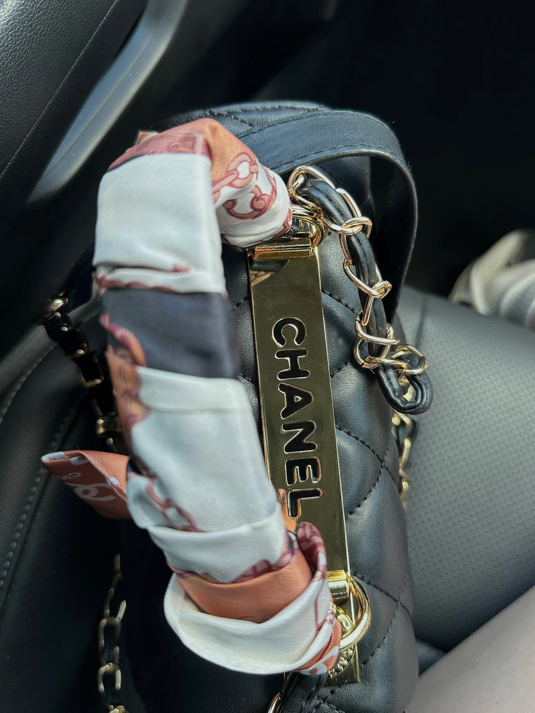 (250) Chanel Black Quilted Handbag with Scarf - photo 4
