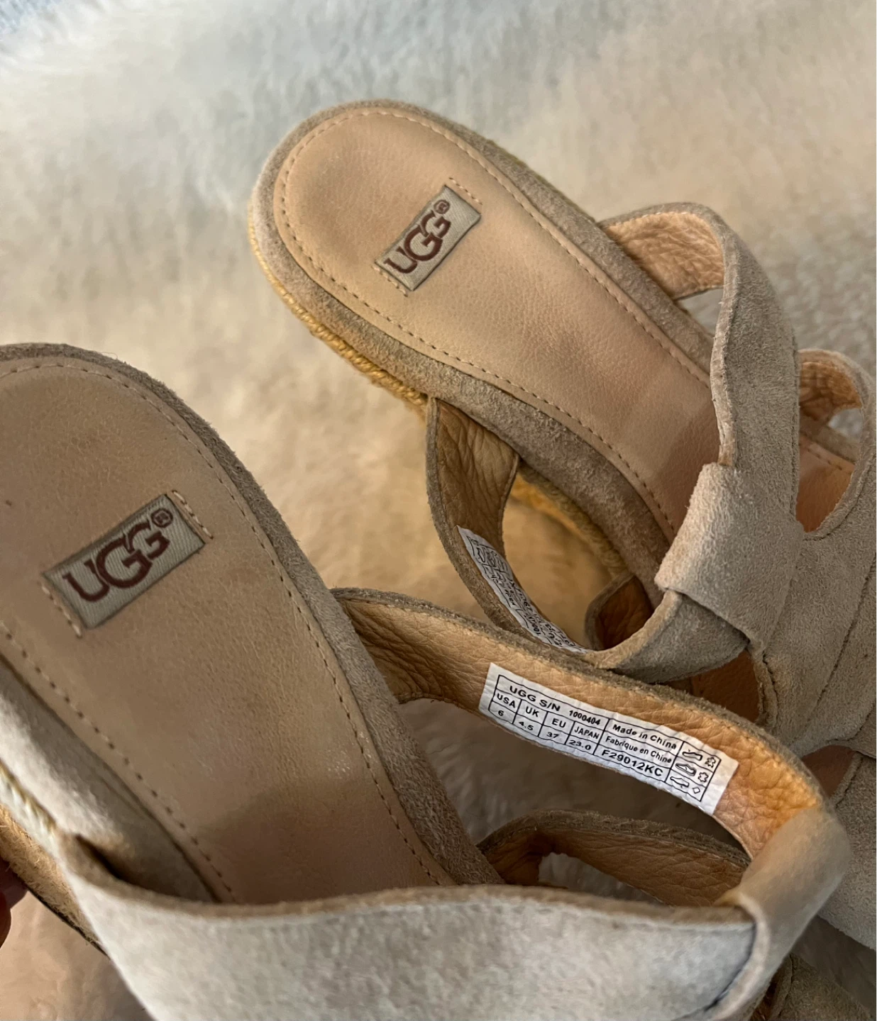 Ugg Suede Wedge Sandals Size 6 - photo 2