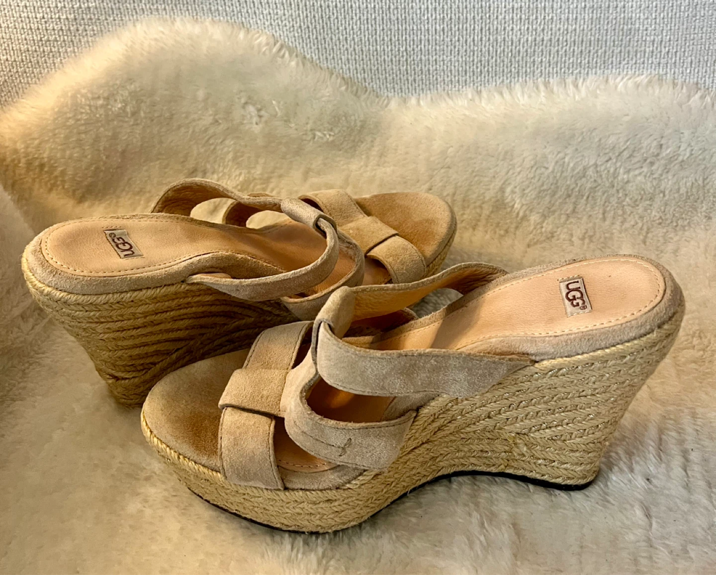 Ugg Suede Wedge Sandals Size 6 - photo 3