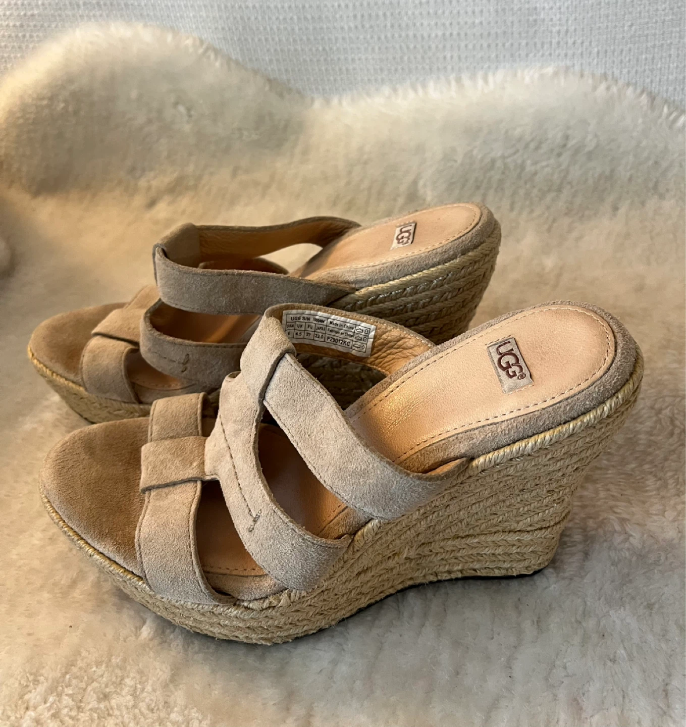 Ugg Suede Wedge Sandals Size 6